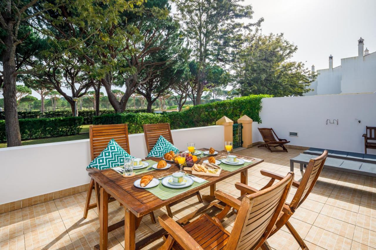 Falesia Beach Villa By The Portuguese Butler Olhos de Agua  Bagian luar foto
