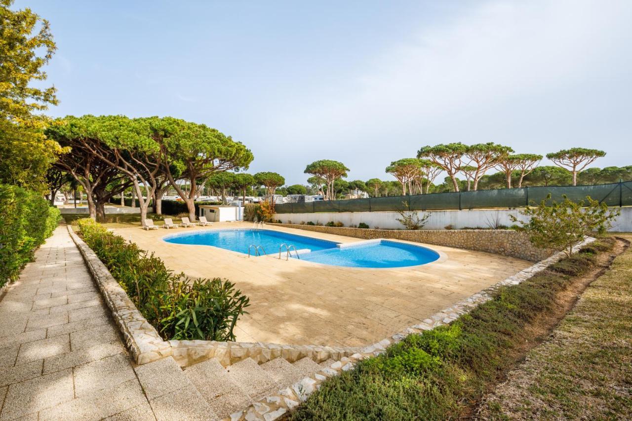 Falesia Beach Villa By The Portuguese Butler Olhos de Agua  Bagian luar foto