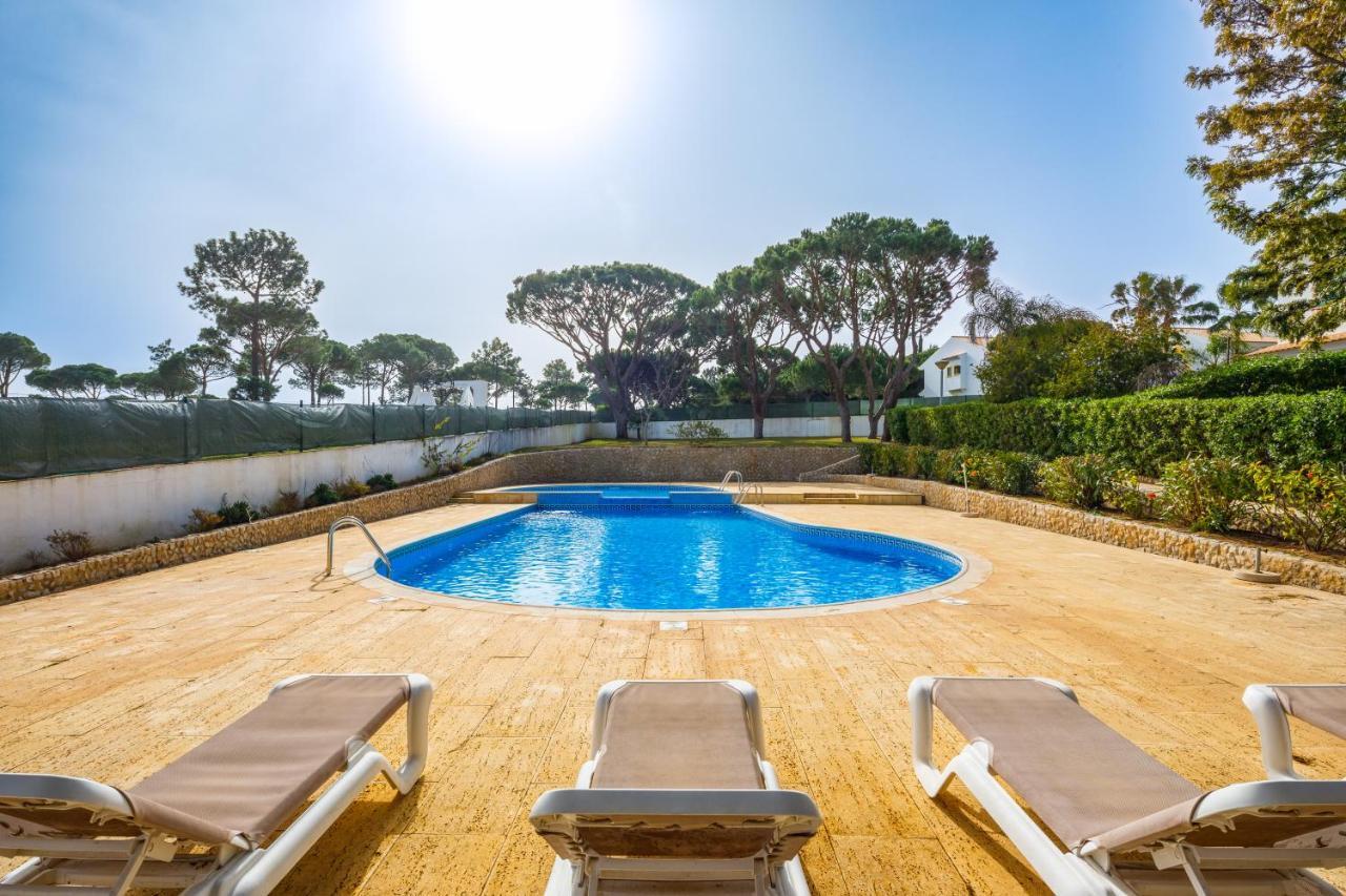 Falesia Beach Villa By The Portuguese Butler Olhos de Agua  Bagian luar foto