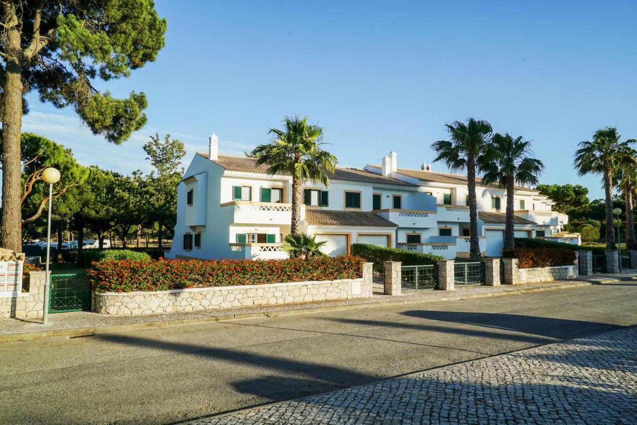 Falesia Beach Villa By The Portuguese Butler Olhos de Agua  Bagian luar foto